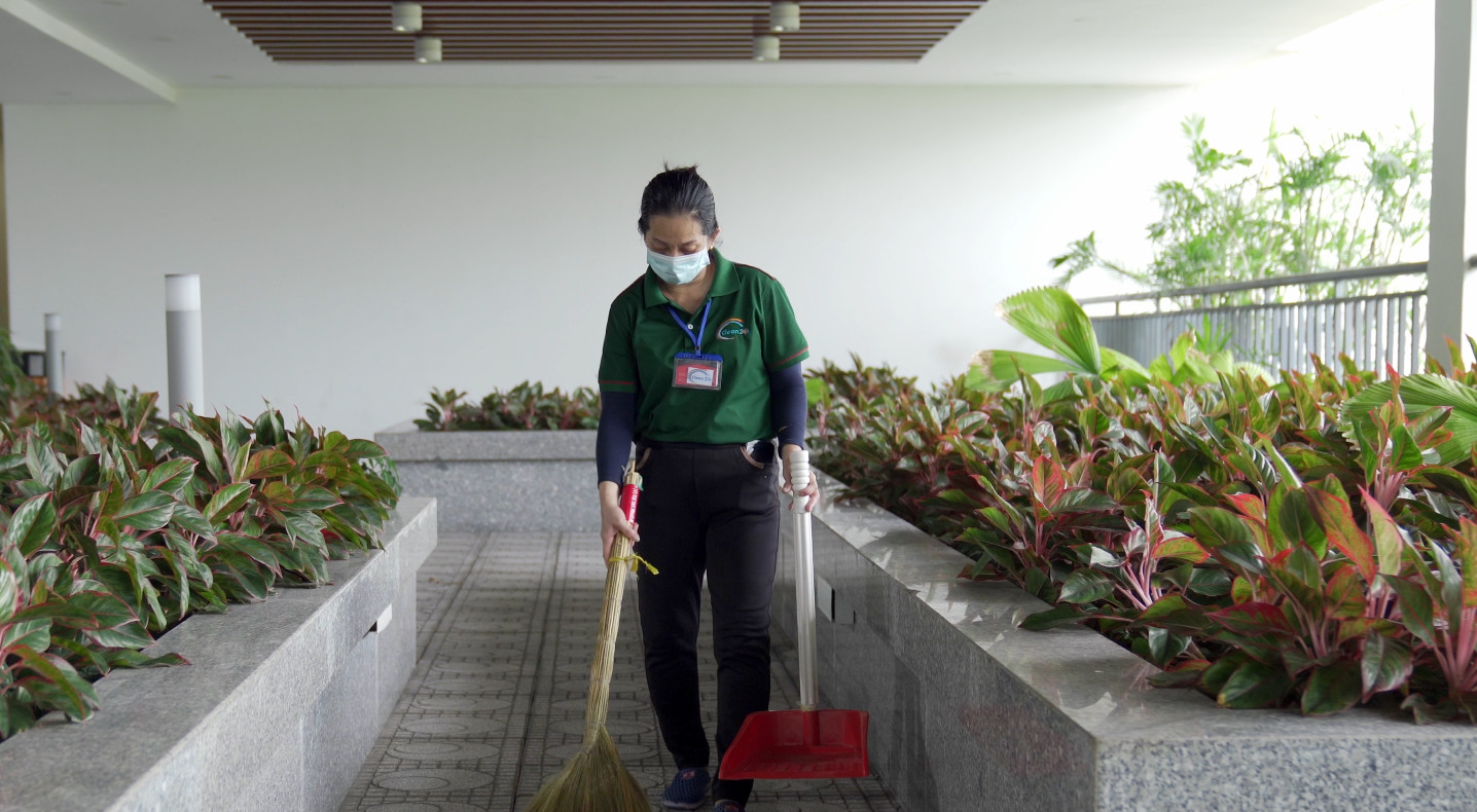 Vệ sinh khuôn viên trường đại học