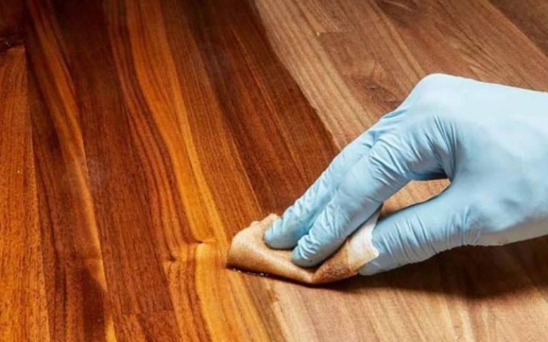 Cách làm mới bàn ghế gỗ cũ tại nhà hiệu quả