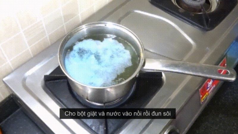 Dùng bột giặt làm sạch nồi bị cháy