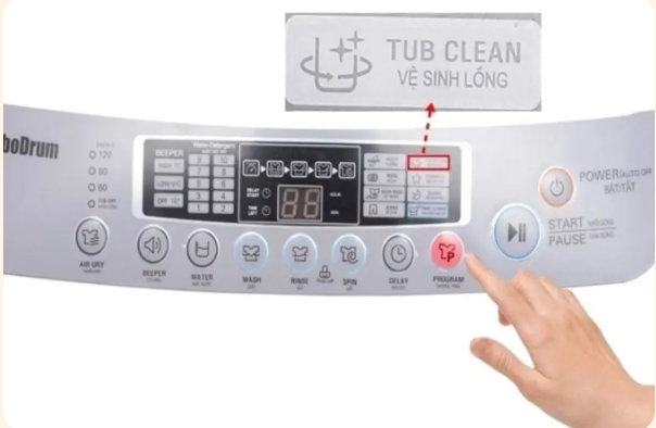 Bật chế độ vệ sinh lồng giặt